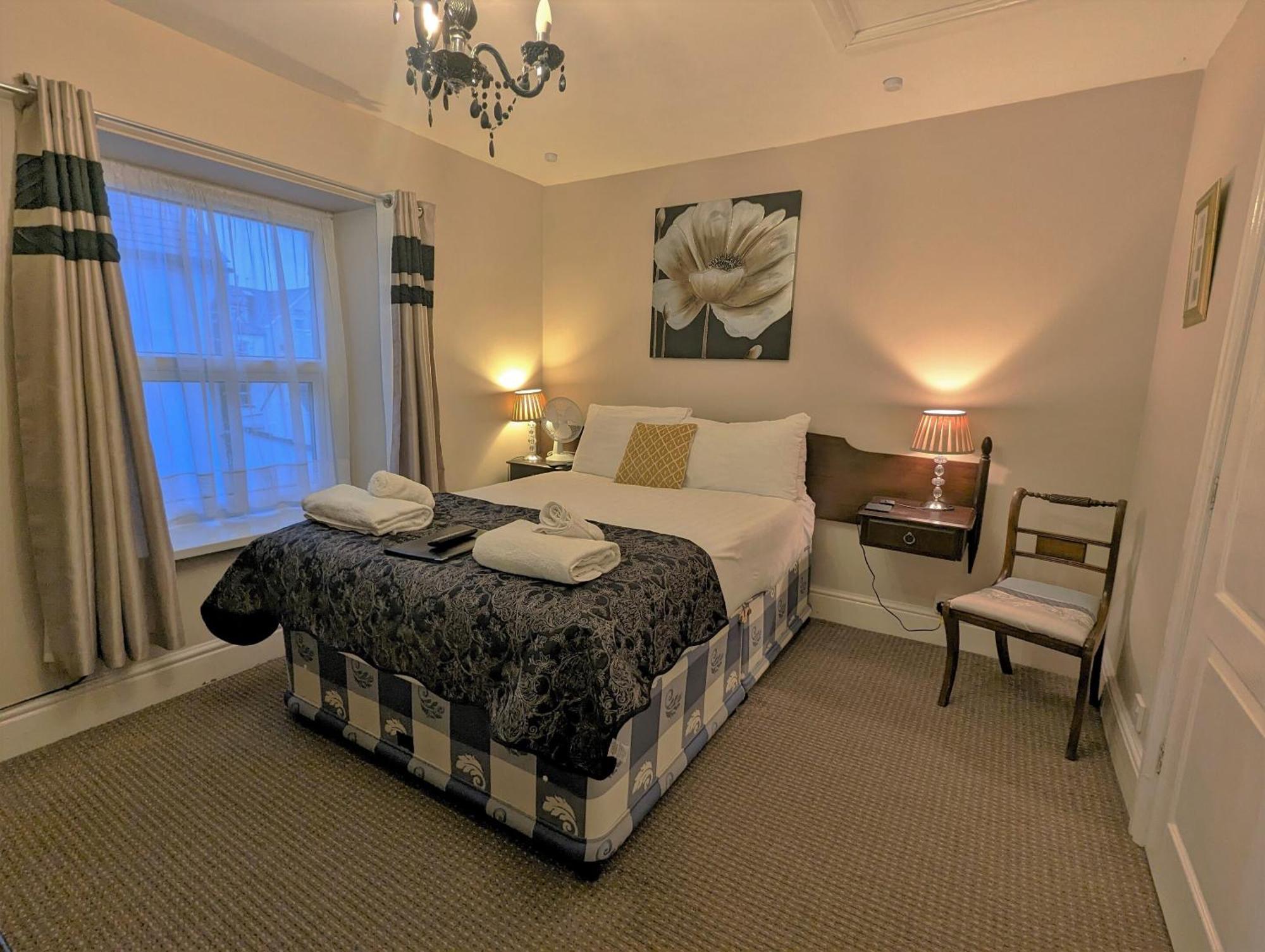 Bed and Breakfast The Senarth Llandudno Exterior foto