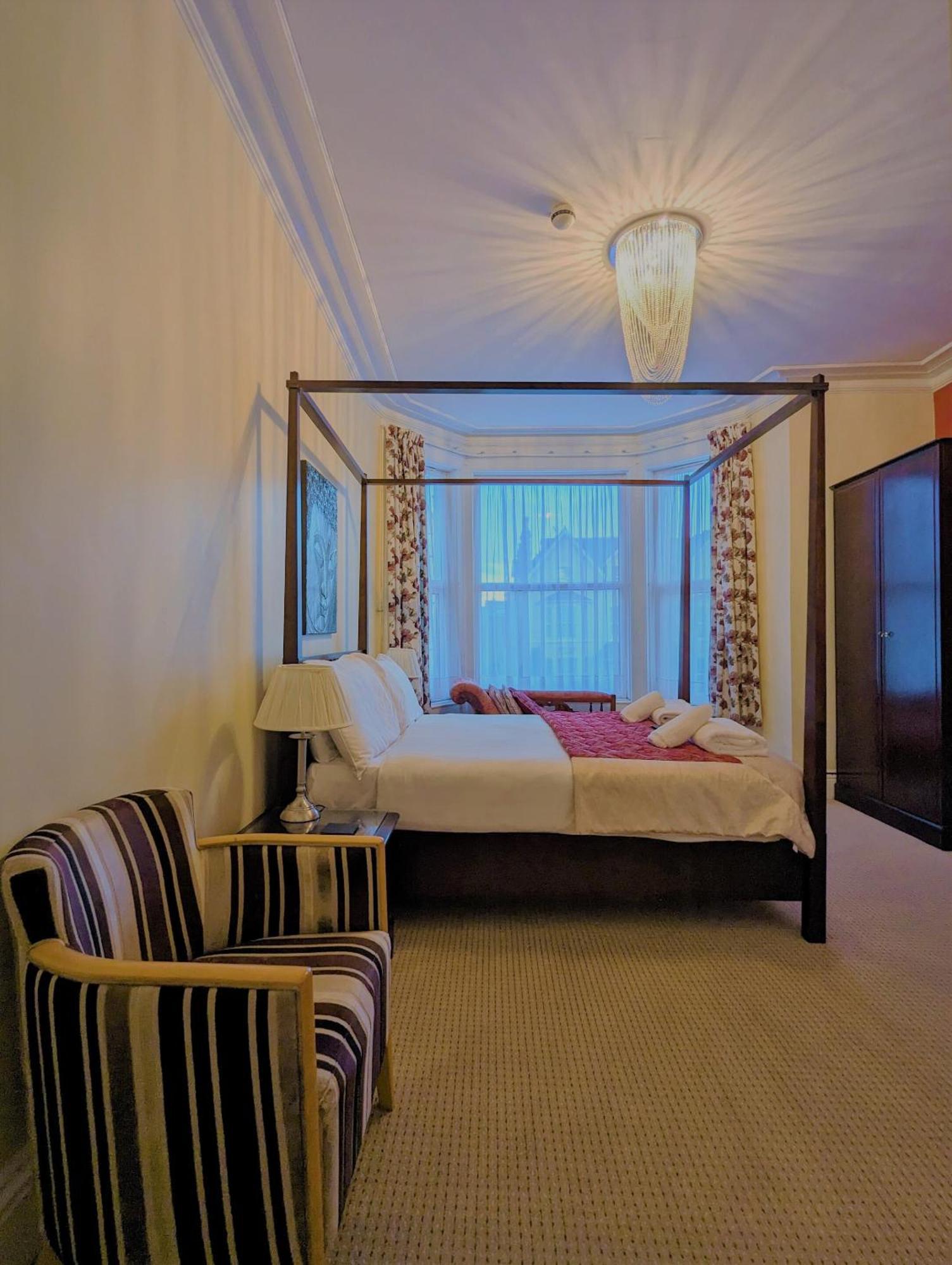 Bed and Breakfast The Senarth Llandudno Exterior foto