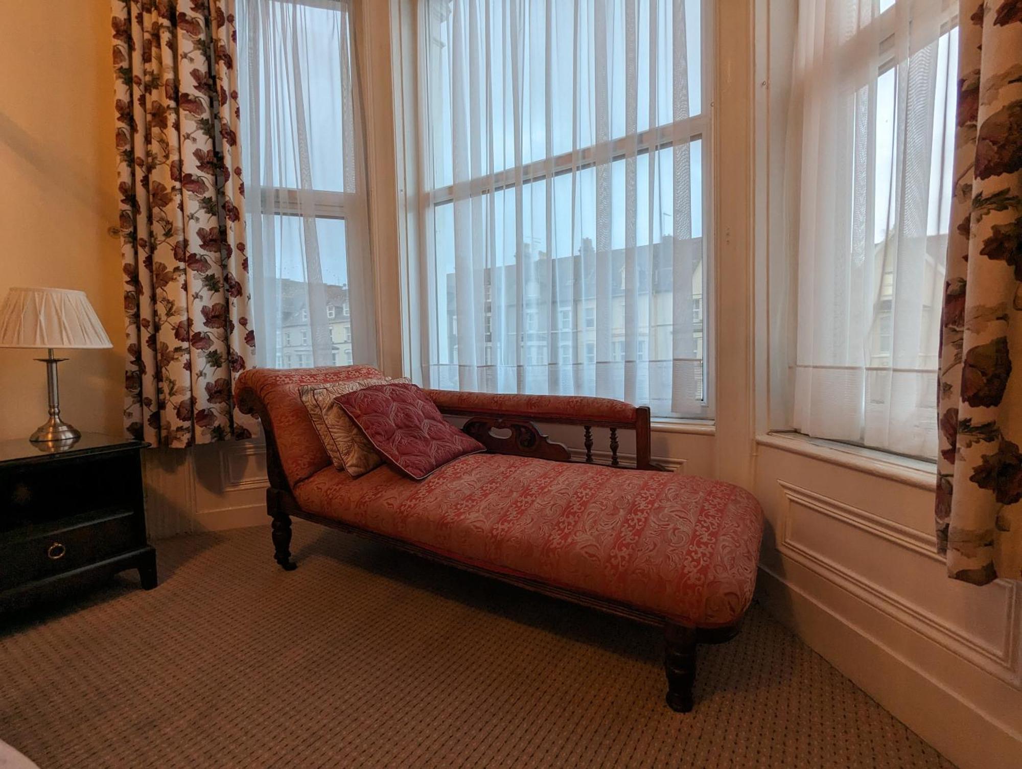 Bed and Breakfast The Senarth Llandudno Exterior foto